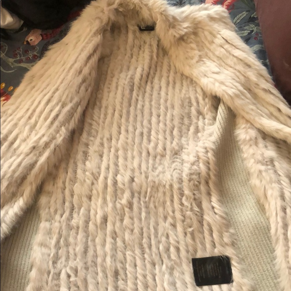 Love token rabbit fur sleeveless . Worn once